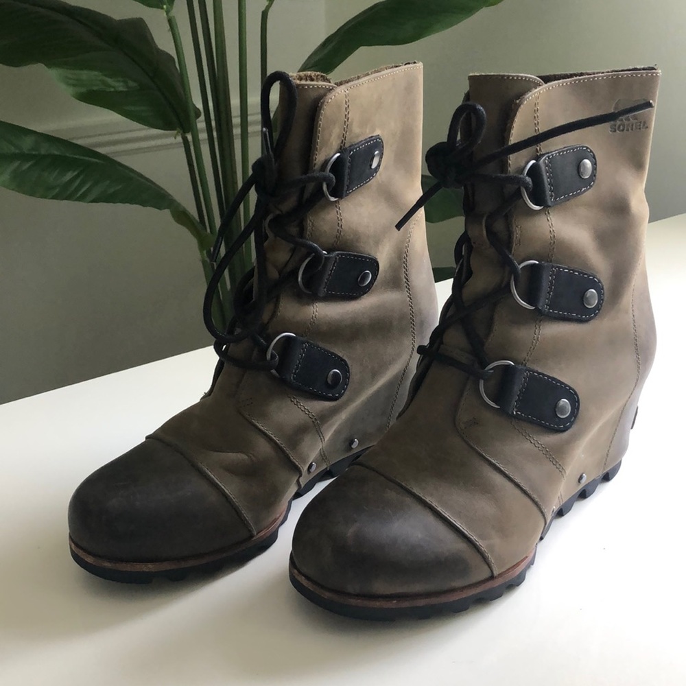 Sorel Joan of Artic Wedge in Nori